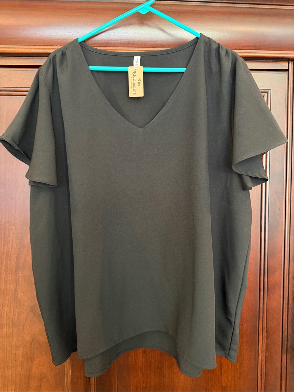 Zenana Outfitters Black V-Neck Flutter Sleeve Top